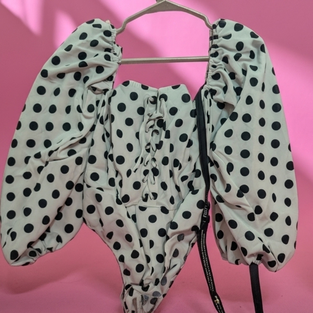 Pretty Little Thing Polka Dot Puff Sleeve Bodysuit